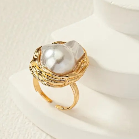 Gold and Silver Pearl Style Ring - Picture 3 of 4
